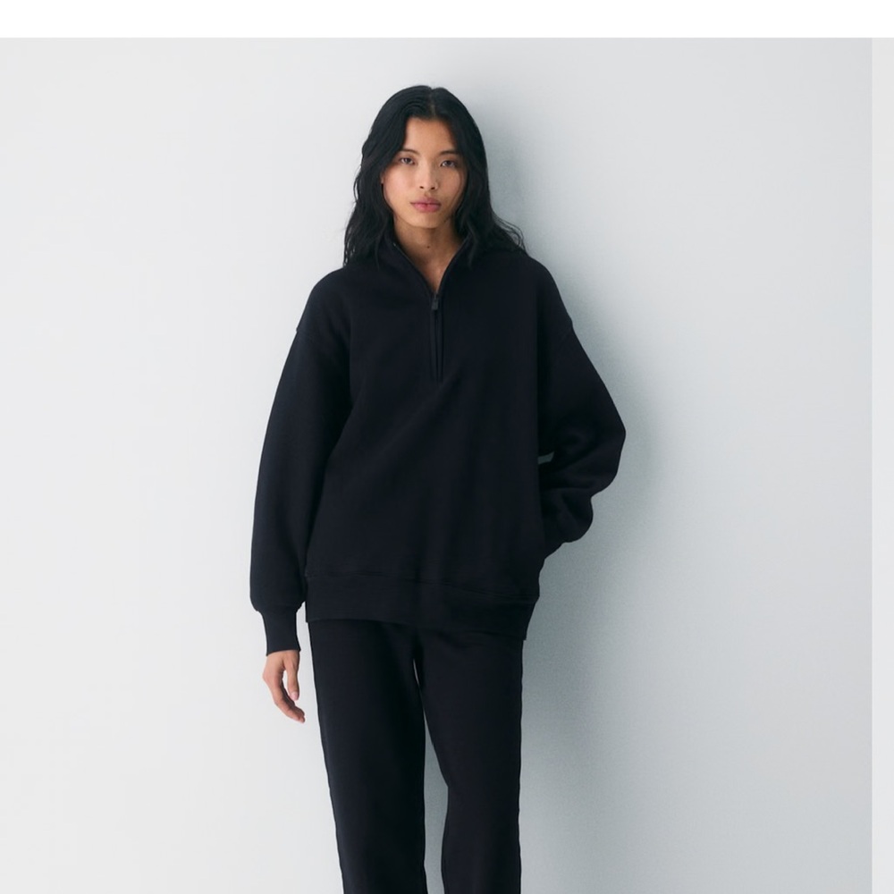 Aritzia Black Women's Sweatshirt